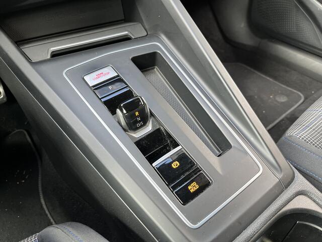 Volkswagen GOLF 1.4 eHybrid GTE / AUTOMAAT/ ACC/ APP-CONNECT/ PARK.SENSOR.V+A/ CAMERA/ STUUR+STOELVERWARM./ DODEHOEK/ KEYLESS/ DIGITAL DASH/ NAVI/ DAB/ CLIMA/ LED/ 18'' LMV