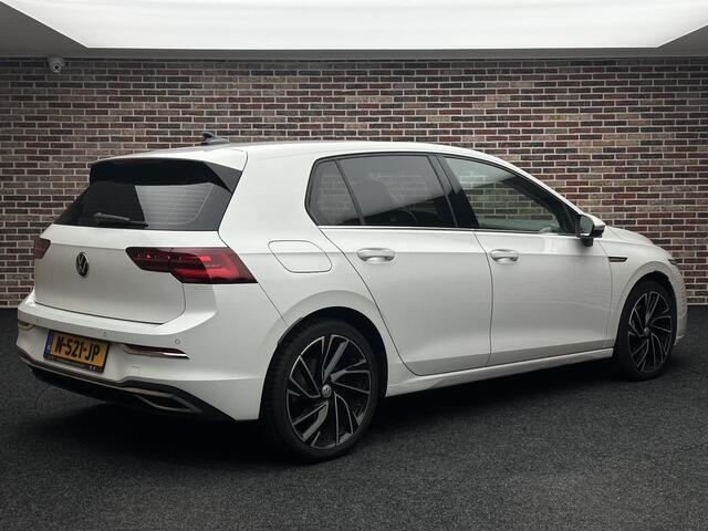 Volkswagen GOLF 1.5 eTSI Style Pano| ergoActive