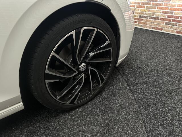 Volkswagen GOLF 1.5 eTSI Style Pano| ergoActive
