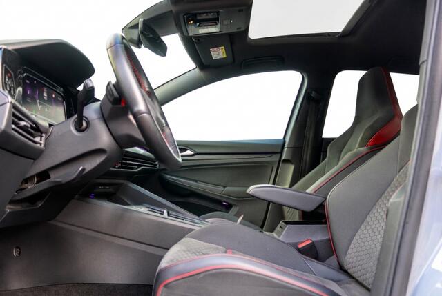 Volkswagen GOLF 2.0 GTI Clubsport 300PK Pano | Harman Kardon | HUD | VOL!