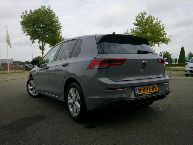 Volkswagen GOLF 1.0 TSI Life Business Staat in Hoogeveen