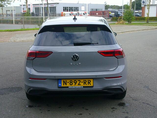 Volkswagen GOLF 1.0 TSI Life Business Staat in Hoogeveen