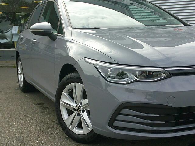 Volkswagen GOLF 1.0 TSI Life Business Staat in Hoogeveen