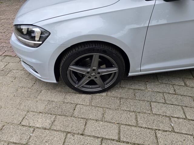 Volkswagen GOLF 1.0TSI COMFORTLINE DSG