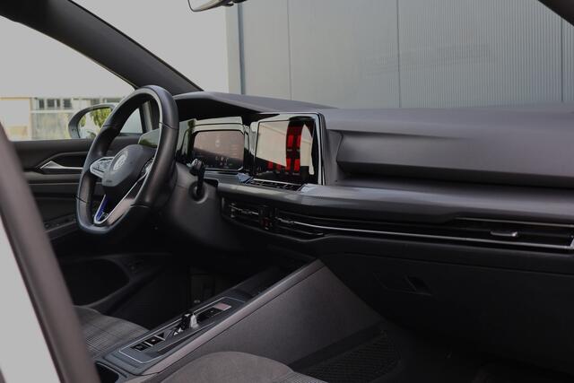 Volkswagen GOLF 1.4 eHybrid GTE 245pk | Stoelverwarming | Camera | LED Plus | Active Info Display | Draadloze lader