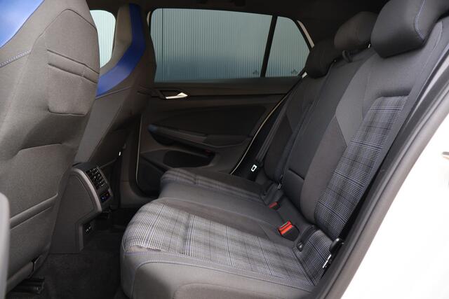Volkswagen GOLF 1.4 eHybrid GTE 245pk | Stoelverwarming | Camera | LED Plus | Active Info Display | Draadloze lader