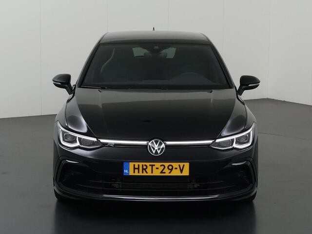 Volkswagen GOLF 1.5 eTSI R-Line | Panoramadak | Stoel/Stuurverwarming | IQ Light | Achteruitrijcamera |
