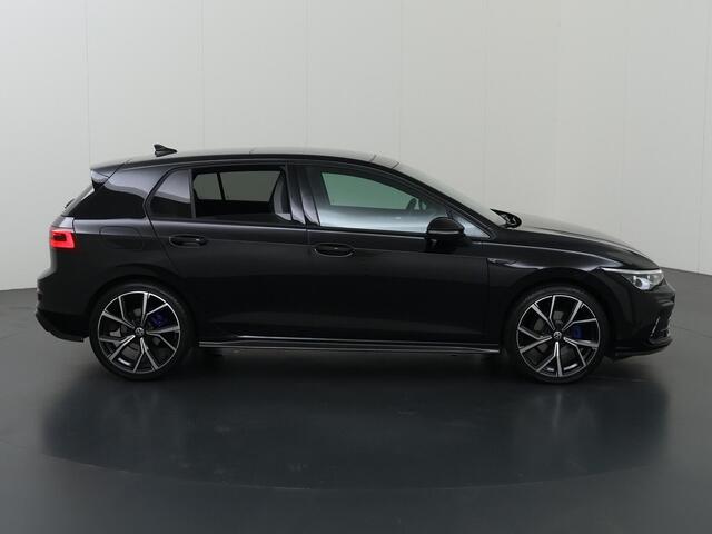 Volkswagen GOLF 1.5 eTSI R-Line | Panoramadak | Stoel/Stuurverwarming | IQ Light | Achteruitrijcamera |