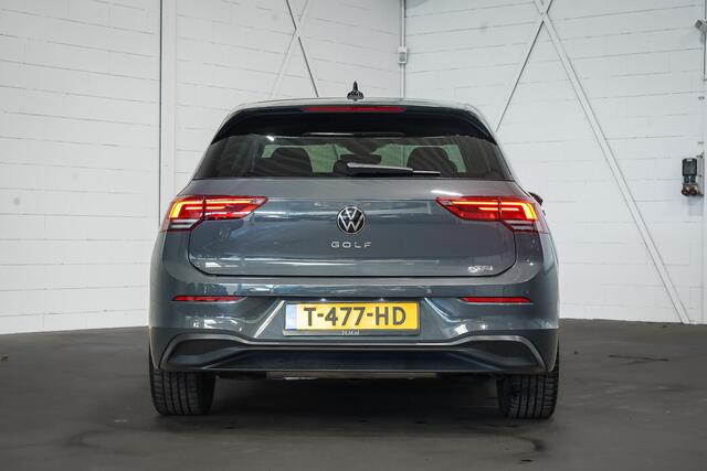 Volkswagen GOLF 1.0 eTSI Life | Memory | Keyless | Stoelverwarming | 18" Velgen | LED Plus