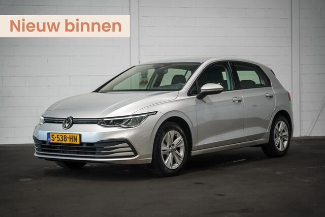 Volkswagen GOLF 1.0 eTSI Life | Stoelverwarming | Climate | Navigatie | ACC