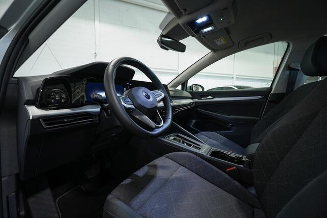 Volkswagen GOLF 1.0 eTSI Life | Stoelverwarming | Climate | Navigatie | ACC