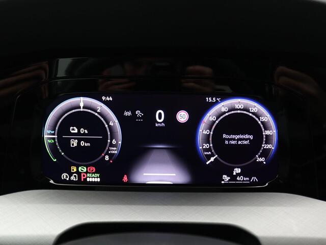 Volkswagen GOLF 1.5 eHybrid Life Edition 204PK DSG SOH 100%, Adaptieve Cruise Controle, Navi via Apple Carplay/Android Auto, Achteruitrijcamera, Stoel-Stuurverwarming, Keyless, 17" LM Velgen