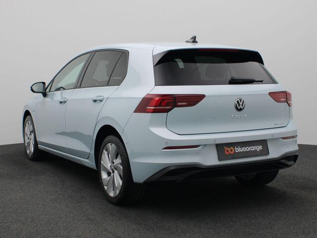 Volkswagen GOLF 1.5 eHybrid Life Edition 204PK DSG SOH 100%, Adaptieve Cruise Controle, Navi via Apple Carplay/Android Auto, Achteruitrijcamera, Stoel-Stuurverwarming, Keyless, 17" LM Velgen
