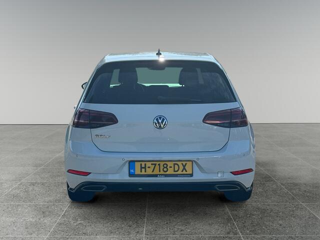 Volkswagen GOLF 1.5 150pk TSI Highline Business R Achteruitrijcamera (Rear View) | Parkeersensoren voor & achter | Velgen 'Sebring', 17 inch lichtmetaal