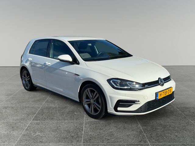 Volkswagen GOLF 1.5 150pk TSI Highline Business R Achteruitrijcamera (Rear View) | Parkeersensoren voor & achter | Velgen 'Sebring', 17 inch lichtmetaal