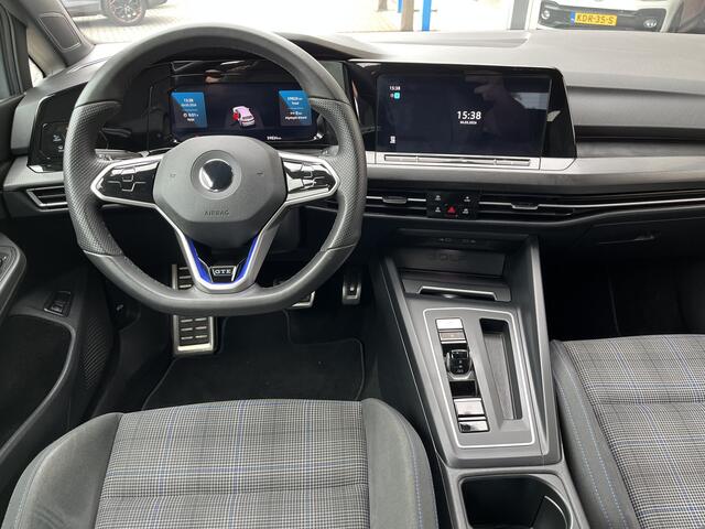 Volkswagen GOLF 1.4 eHybrid GTE / AUTOMAAT/ 245 PK/ BLACK STYLE/ ELEK. TREKHAAK/ CAMERA/ PARK. SENSOREN/ STOEL-STUURVERWARM./ TRAVEL ASSIST/ ADAPT. CRUISE/ APP CONNECT/ NAVI/ CLIMA/ DAB/ 18" LMV