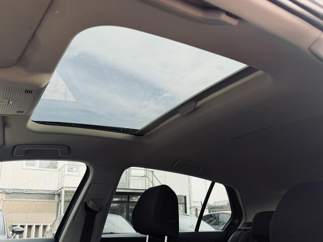 Volkswagen GOLF 1.0 TSI Life Pano/Navi/