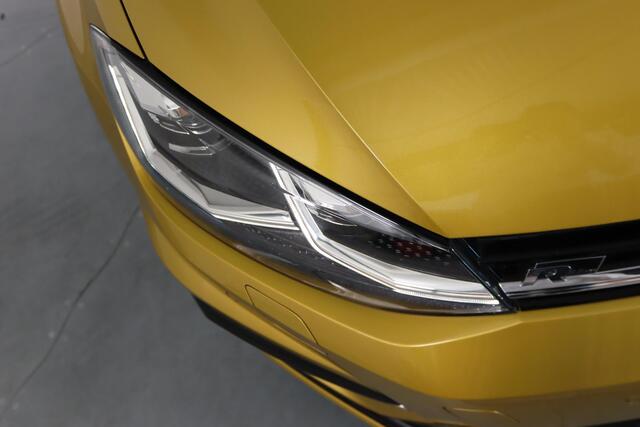 Volkswagen GOLF 1.4 TSI Highline R-Line Trekhaak, Massage, Apple Carplay/Android Auto, ACC, LED,