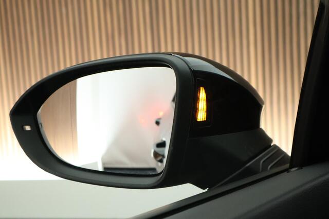 Volkswagen GOLF 1.5 272pk eHybrid GTE Trekhaak 360Camera Memory Leder Stoelventilatie HUD Navigatie Panoramadak