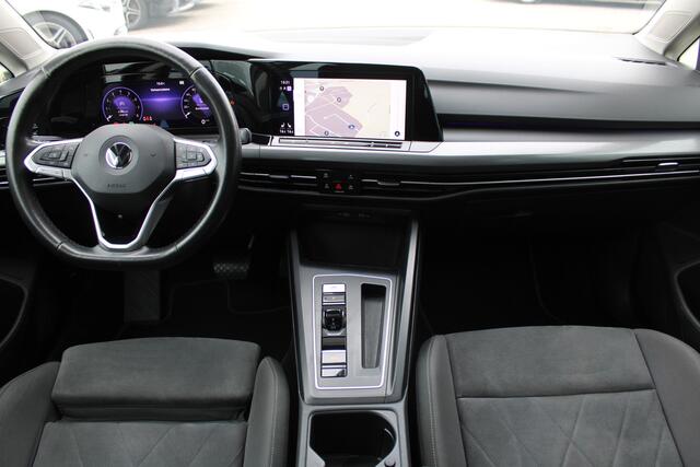 Volkswagen GOLF 1.5 eTSI Style PANORAMADAK MEMORY ACC SFEER CARPLAY