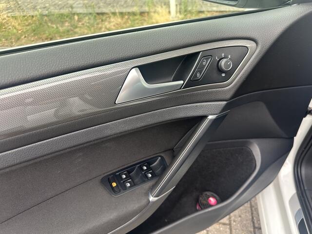 Volkswagen GOLF 1.0 TSI Highline