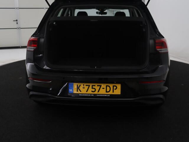 Volkswagen GOLF 1.0 eTSI Life | Automaat | Navigatie | Trekhaak | Adapt. Cruise | LED |