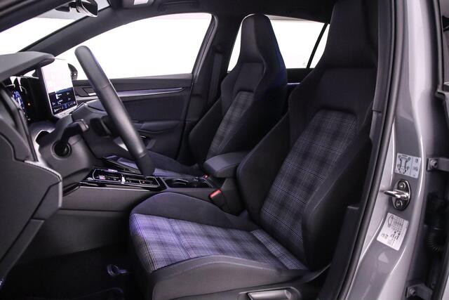 Volkswagen GOLF 1.5 eHybrid GTE 272pk DSG Automaat, Adaptive cruise control, Stoelverwarming, Stuurverwarming, Head up display, 360 camera, Parkeersensoren, Dodehoeksensoren, Navigatie, App-connect, Matrix LED koplampen