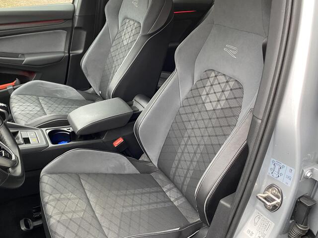Volkswagen GOLF 1.5 TSI R-Line Navi.Clima.Cruise.Camera,Lm.velgen.Pdc.Trekhaak