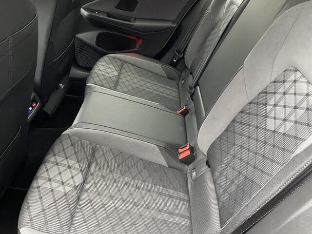 Volkswagen GOLF 1.5 TSI R-Line Navi.Clima.Cruise.Camera,Lm.velgen.Pdc.Trekhaak