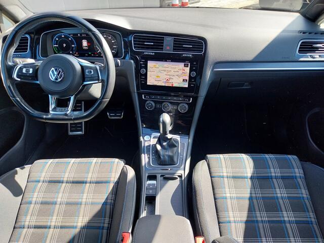 Volkswagen GOLF 1.4 TSI PHEV GTE VIRTUAL COCKPIT ADAPT CRUISE CAMERA LED NAVI ECC