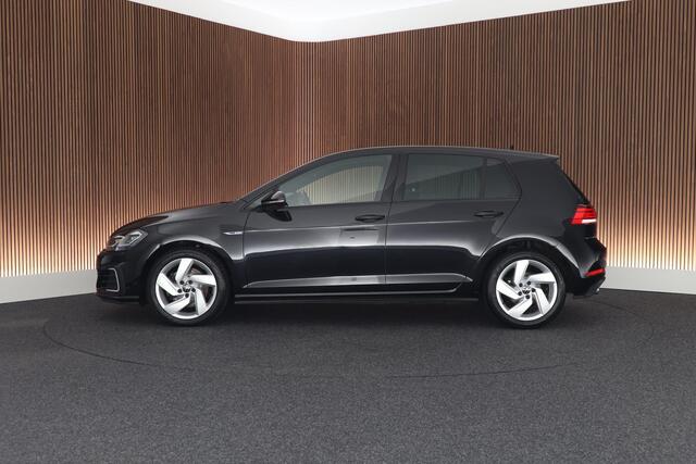 Volkswagen GOLF 1.4 TSI 204pk PHEV GTE Trekhaak LED ACC Navigatie Parkeersensoren