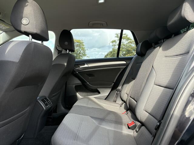 Volkswagen GOLF 1.0 TSI Highline DSG | ACC | Stuurverwarming | LED | 19 inch |