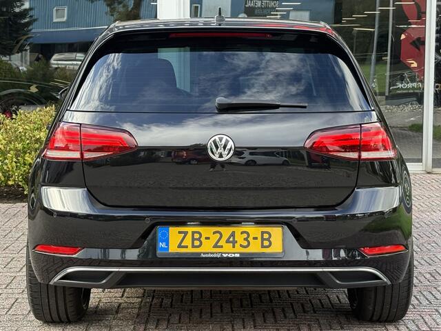 Volkswagen GOLF 1.0 TSI Highline DSG | ACC | Stuurverwarming | LED | 19 inch |