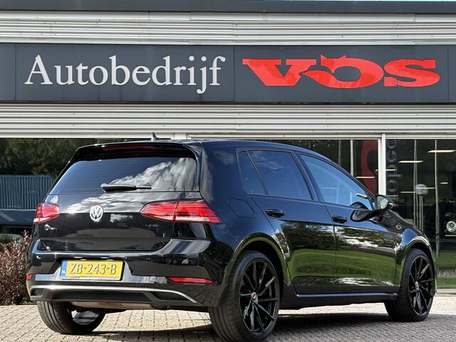 Volkswagen GOLF 1.0 TSI Highline DSG | ACC | Stuurverwarming | LED | 19 inch |