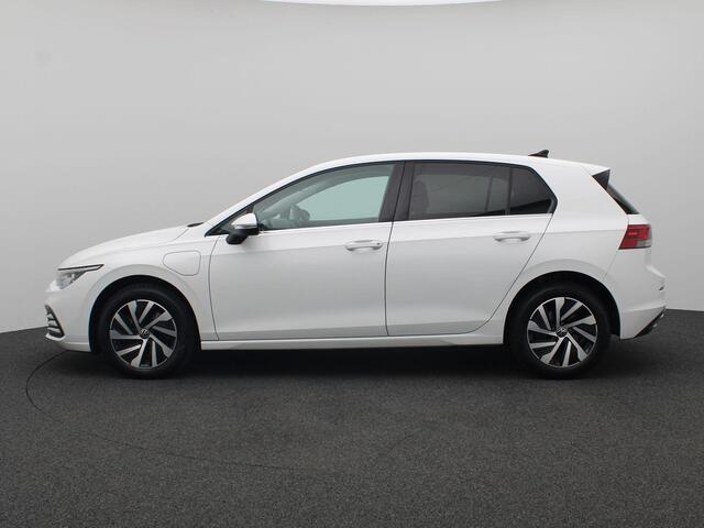 Volkswagen GOLF 1.4 eHybrid Style 204PK DSG SOH 93,07%, Navi, Memorystoel, Parkeersensoren voor en achter, Navi, DAB+, 16" LM Velgen