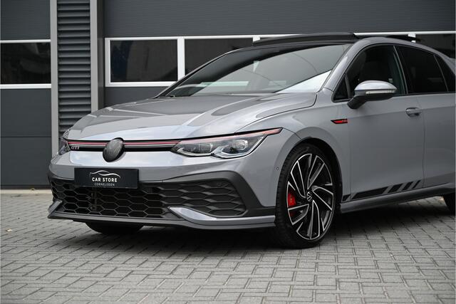 Volkswagen GOLF 2.0 TSI GTI CLUBSPORT 300 PK / PANO / IQ LIGHT / HARMAN KARDON / HEAD UP DISPLAY / MOONSTONE GREY