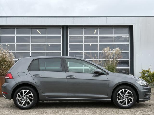 Volkswagen GOLF 1.0 TSI Comfortline Business 110pk DSG | Virtual Cockpit | Apple Carplay/Android Auto | Cruise control adaptief | Dab | LED koplampen | Navigatiesysteem full map | Voorstoelen verwarmd | Perfect onderhouden!