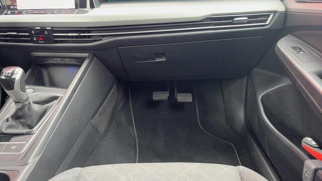 Volkswagen GOLF 1.0 TSI Life LESAUTO / FULL LED / CARPLAY / SFEER / CLIMA / PDC / BLUETOOTH / ACC / NL-AUTO