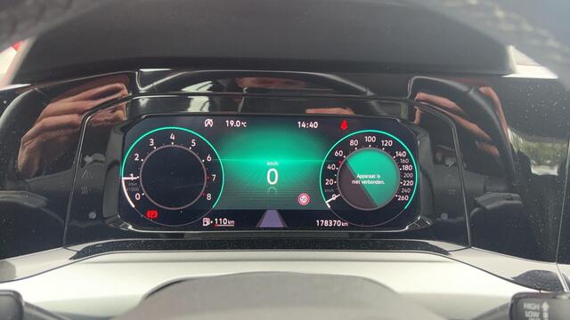 Volkswagen GOLF 1.0 TSI Life LESAUTO / FULL LED / CARPLAY / SFEER / CLIMA / PDC / BLUETOOTH / ACC / NL-AUTO