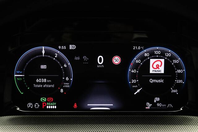 Volkswagen GOLF 1.5 eHybrid GTE | LEDER | PANORAMADAK | HEAD UP | STOELVENTILATIE | STUURVERWARMING | TREKHAAK | 18"
