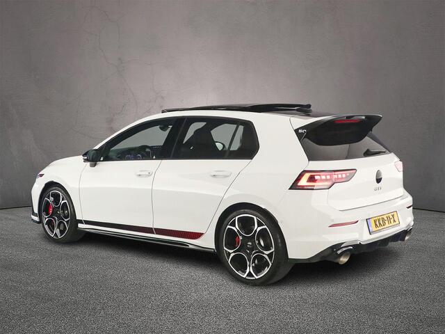 Volkswagen GOLF 2.0 TSI GTI Clubsport Edition 50 325pk DSG Automaat, Panoramadak, Lederen bekleding, Akrapovic, 360 camera, Head up display, Matrix LED koplampen, Dodehoeksensoren, Parkeersensoren, Navigatie, App-connect