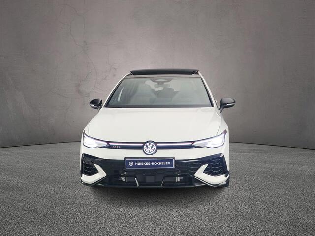 Volkswagen GOLF 2.0 TSI GTI Clubsport Edition 50 325pk DSG Automaat, Panoramadak, Lederen bekleding, Akrapovic, 360 camera, Head up display, Matrix LED koplampen, Dodehoeksensoren, Parkeersensoren, Navigatie, App-connect