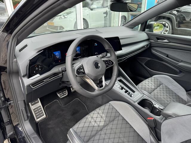 Volkswagen GOLF Variant 1.5 eTSI R-Line Business+ *Panorama * Trekhaak * Stoelverwarming * LED * Apple carplay *