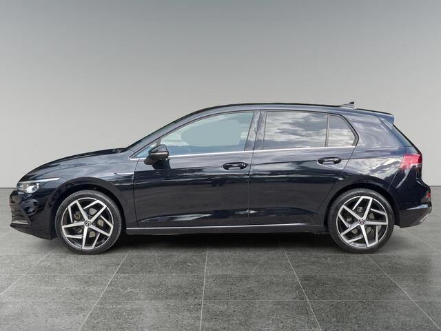 Volkswagen GOLF Style 1.5 TSI 130pk | TREKHAAK | LED MATRIX | 18" LM-VELGEN | ELEKTR. STOEL + MASSAGE | NAVI | APPLE CARPLAY / ANDROID AUTO | NL AUTO! |