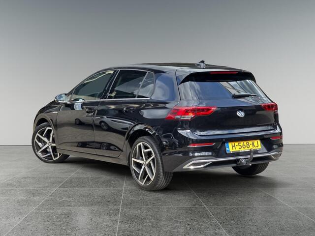 Volkswagen GOLF Style 1.5 TSI 130pk | TREKHAAK | LED MATRIX | 18" LM-VELGEN | ELEKTR. STOEL + MASSAGE | NAVI | APPLE CARPLAY / ANDROID AUTO | NL AUTO! |