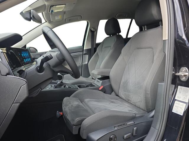Volkswagen GOLF Style 1.5 TSI 130pk | TREKHAAK | LED MATRIX | 18" LM-VELGEN | ELEKTR. STOEL + MASSAGE | NAVI | APPLE CARPLAY / ANDROID AUTO | NL AUTO! |