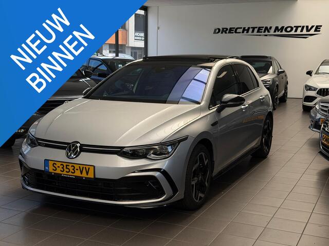 Volkswagen GOLF 1.5 eTSI R-Line / Pano / Camera / CarPlay /