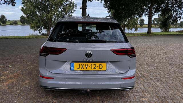 Volkswagen GOLF 1.5 eTSI DSG Camera Led Carplay Trekhaak Sfeerverlichting