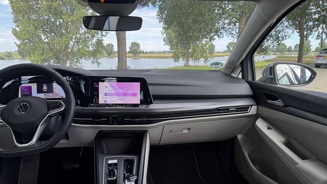 Volkswagen GOLF 1.5 eTSI DSG Camera Led Carplay Trekhaak Sfeerverlichting