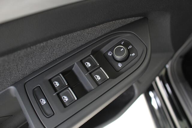 Volkswagen GOLF 1.5 TSI Life Edition Apple Carplay | Climate Control | Parkeercamera | 4-seizoenenbanden